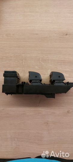 Блок управления стеклоподъемниками Toyota