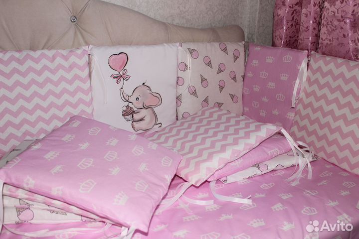 Новый комплект в кроватку (бортики, простынь)