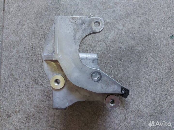 Кронштейн гидроусилителя руля Mitsubichi L200