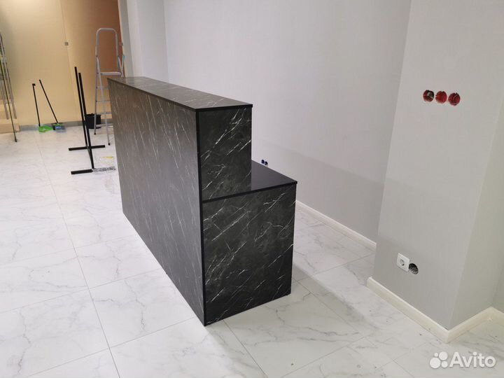 Стойка ресепшн