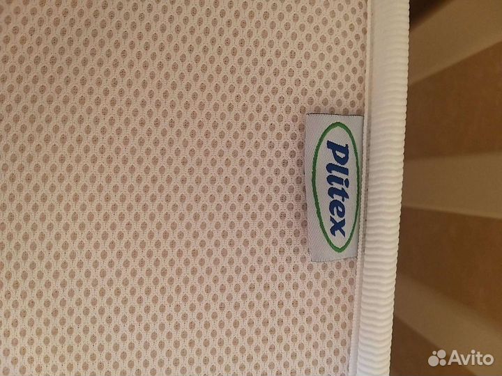 Детская кроватка с маятником