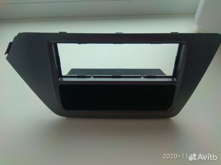 Рамка для автомагнитолы