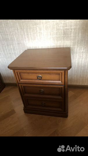 Тумба прикроватная италия