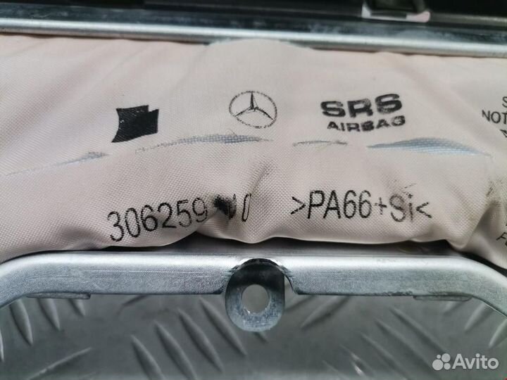 Подушка безопасности коленная Mercedes-Benz