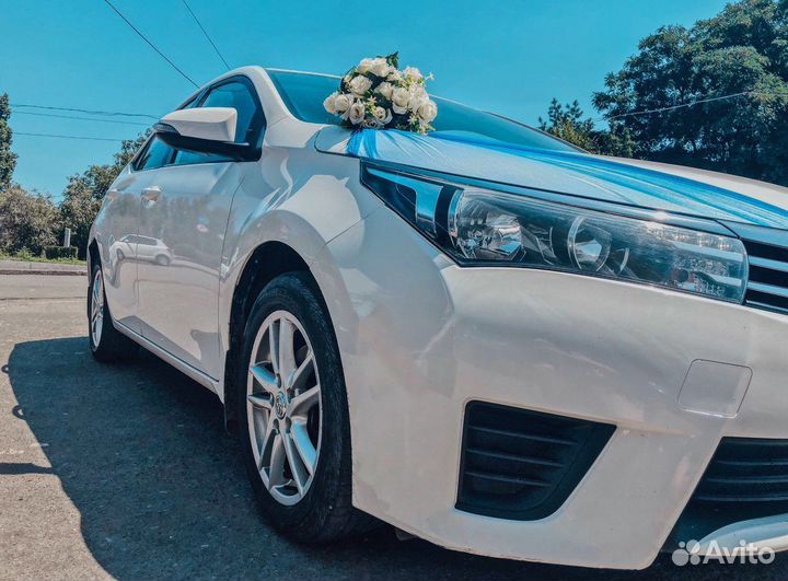 Украшения на свадебные авто и свадебные кортежи