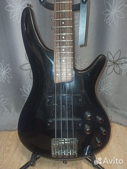 Бас гитара ibanez sr300