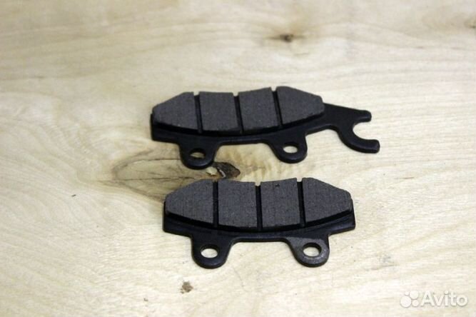 Колодки тормозные, передние, (левые у Z8, правые у