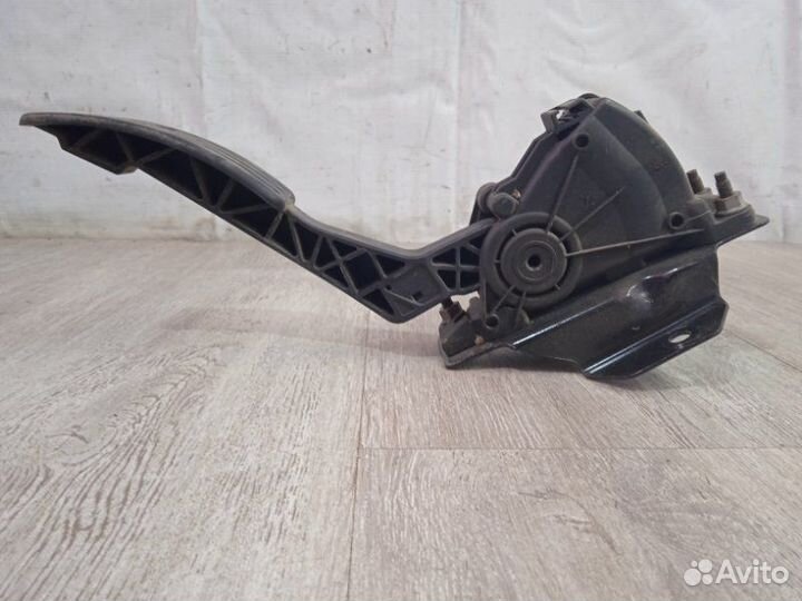 Педаль газа Renault Duster HSA K4M 2013