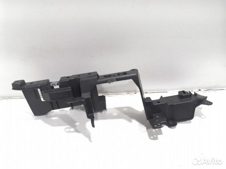 Кронштейн крепления бампера правый Jaguar E-Pace