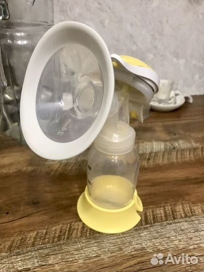 Молокоотсос medela ручной
