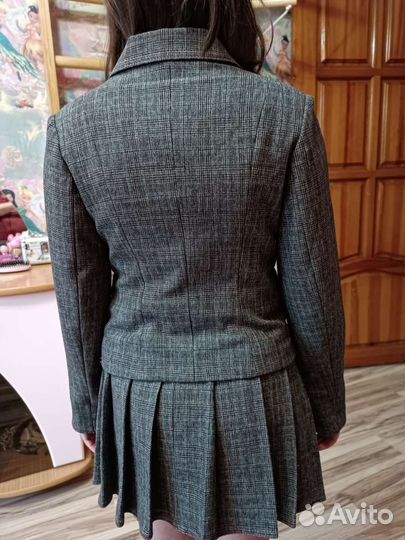 Костюм четверка для девочки 32размер