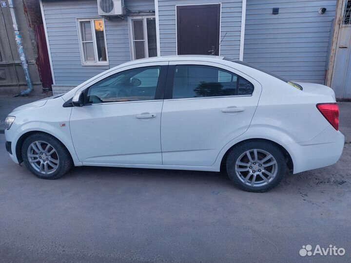 Chevrolet Aveo 1.6 МТ, 2014, битый, 194 475 км