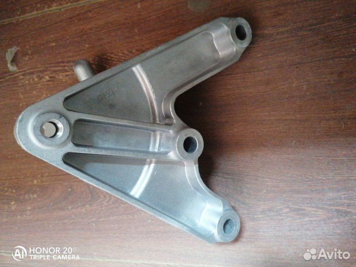 Кронштейн опоры двигателя задний Opel Insignia