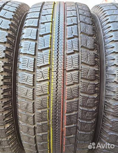 Toyo Observe Garit G30 215/60 R16 95Q