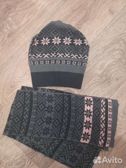 Шапочка для девочки с шарфом весна