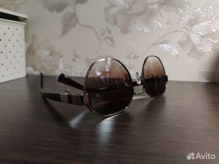 Солнцезащитные очки