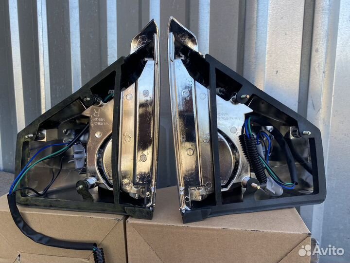 Фонарь указателя поворота toyota land Cruiser J70