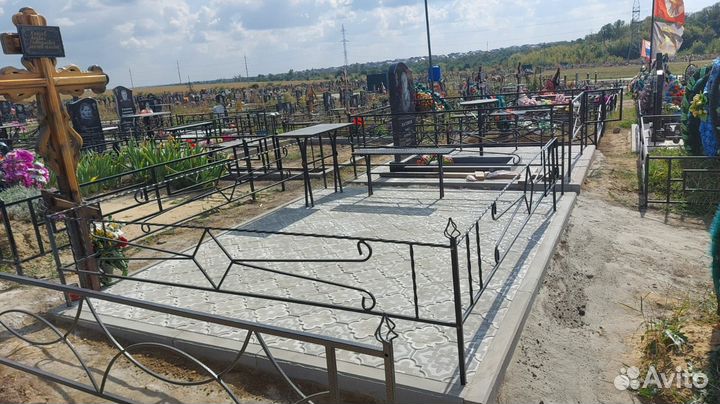 Благоустройство могил укладка плитки