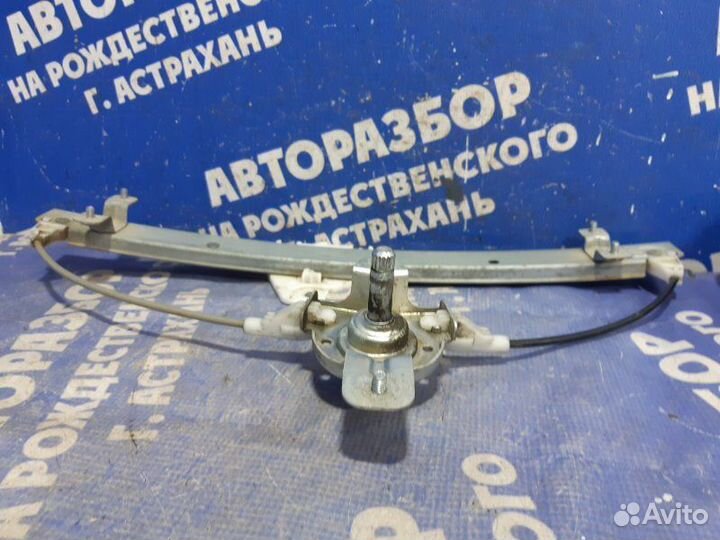 Задний левый стеклоподъёмник Hyundai Solaris 1