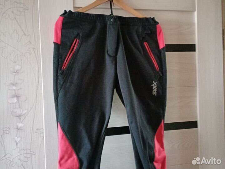 Лыжный разминочный костюм женский swix