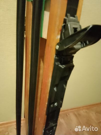 Беговые лыжи деревянные с ботинками