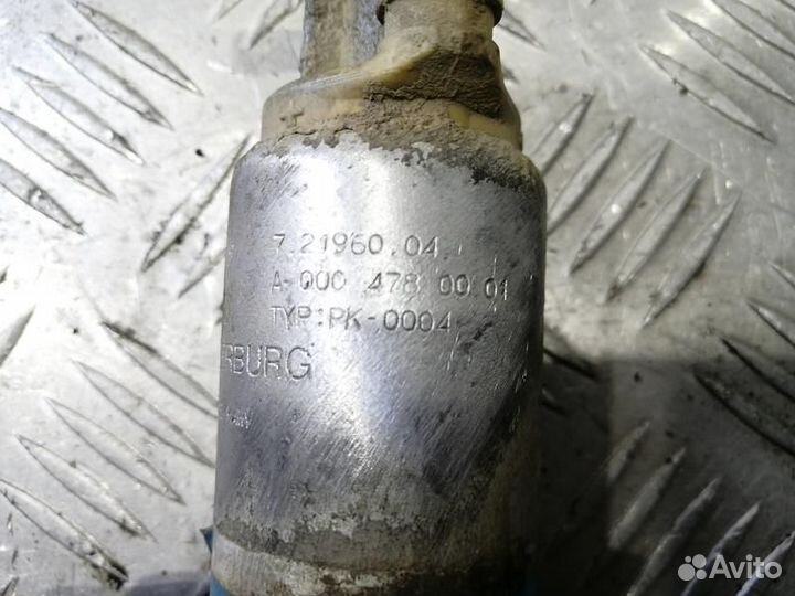 Насос топливный Mercedes W208, W220