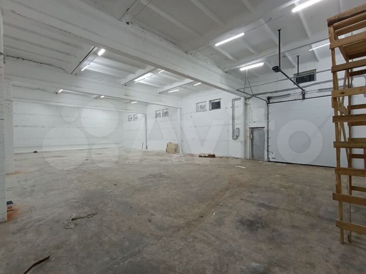 Гараж, > 30 м²