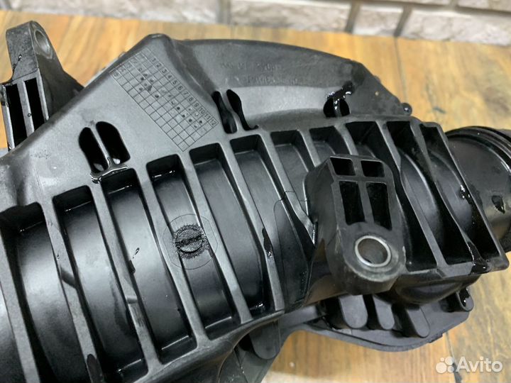 Mercedes Benz CLS W218 Патрубок воздушного фильтра