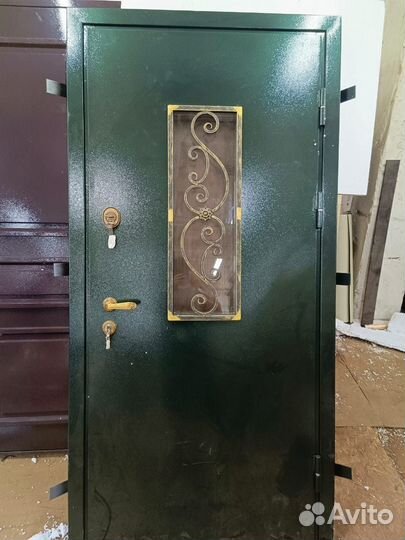 Дверь подъездная