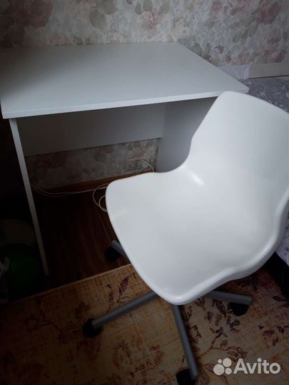 Столик, стул