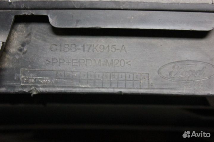 Решетка бампера - Ford Fiesta 6