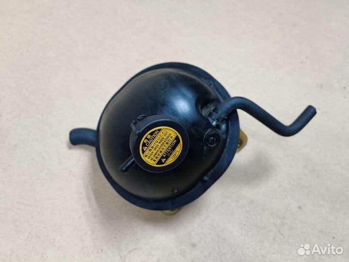 Расширительный бачок Toyota Corolla e120 Оригинал