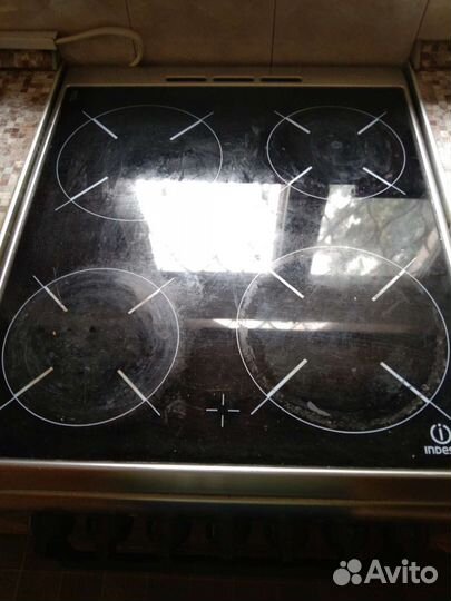 Плита электрическая indesit,стеклокерамика бу