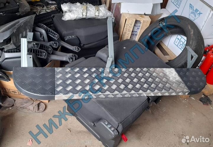 Боковая подножка на Мерседес Спринтер Крафтер