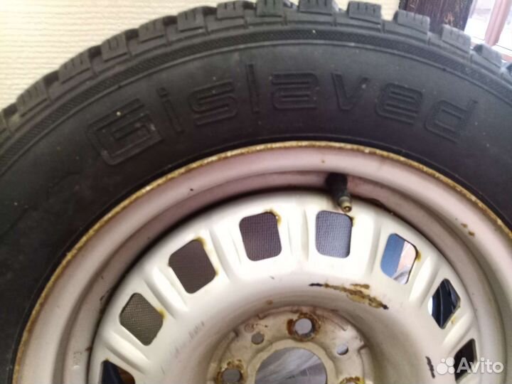 Резина на дисках 2 gislaved + 2 pirelli 175/65 14