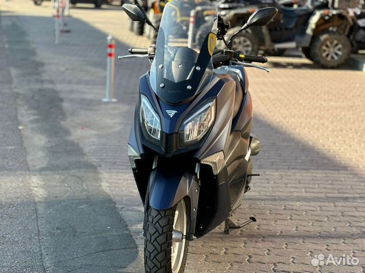 Скутер VMC Vento MAX 200