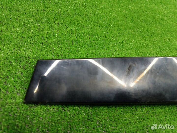 Накладка двери передняя правая Volkswagen Golf 7