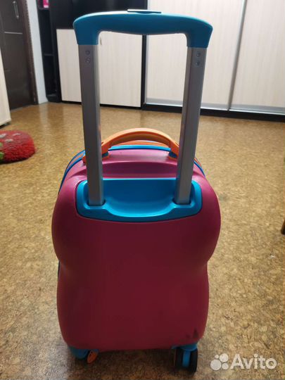 Чемодан на колесах детский