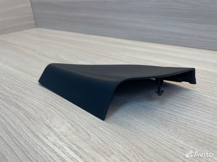 Уголок зеркала передний левый LADA X-Ray