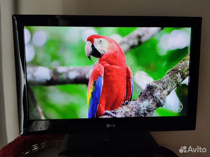 LED телевизор LG 26LE3300