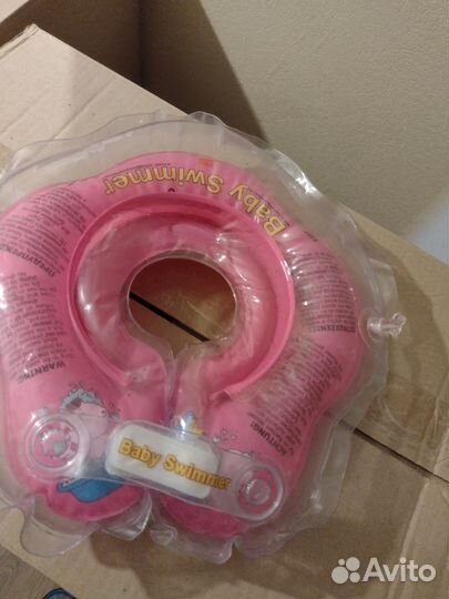 Круг для купания грудничку и коврики в ванну