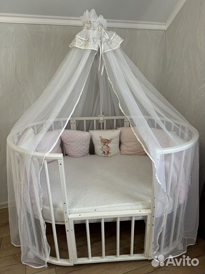 Детская кроватка