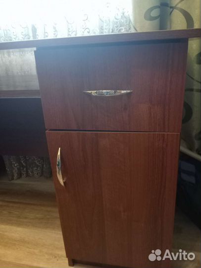 Письменный стол для школьника бу