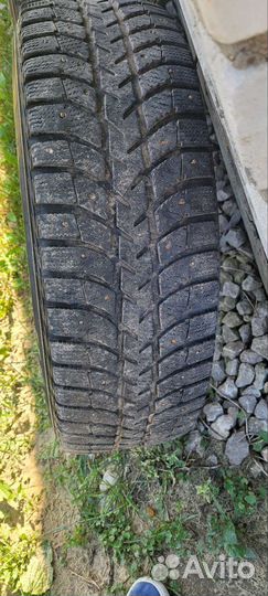 Bridgestone Ice Cruiser 5000 205/70 R15