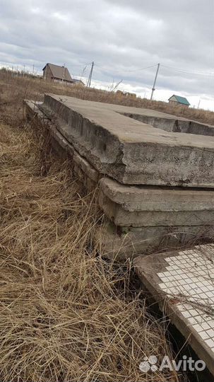 Бетонные плиты стеновые с окнами