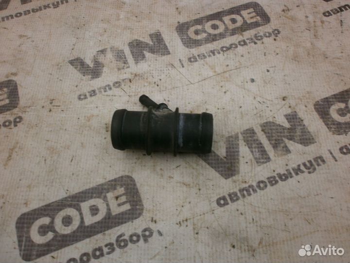 Тройник системы охлаждения Шкода Фабия 2