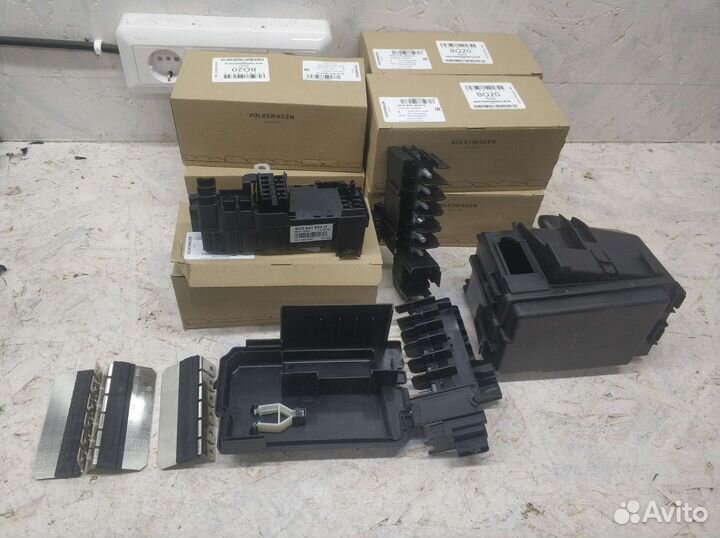 Новый Блок предохранителей Skoda rapid polo 6