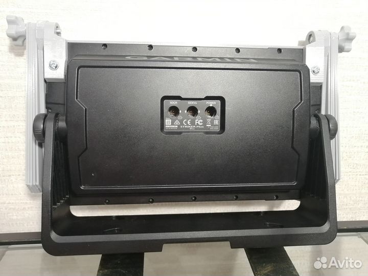 Крышка козырек Garmin Striker 7 sv фиксатор кабеля