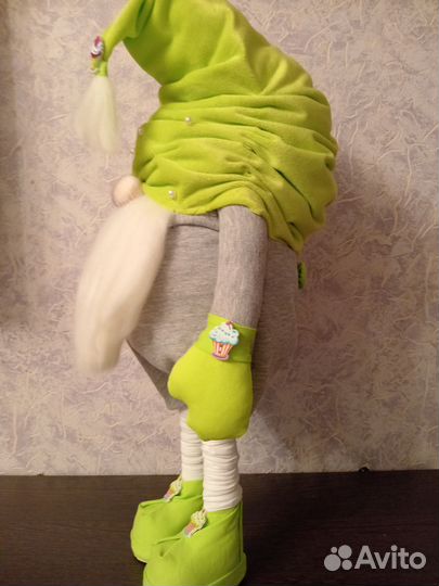 Гном с кексом