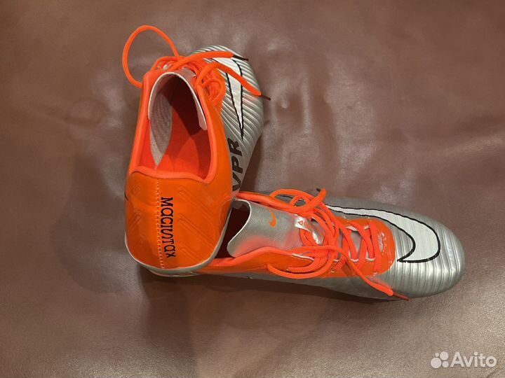 Футбольные бутсы